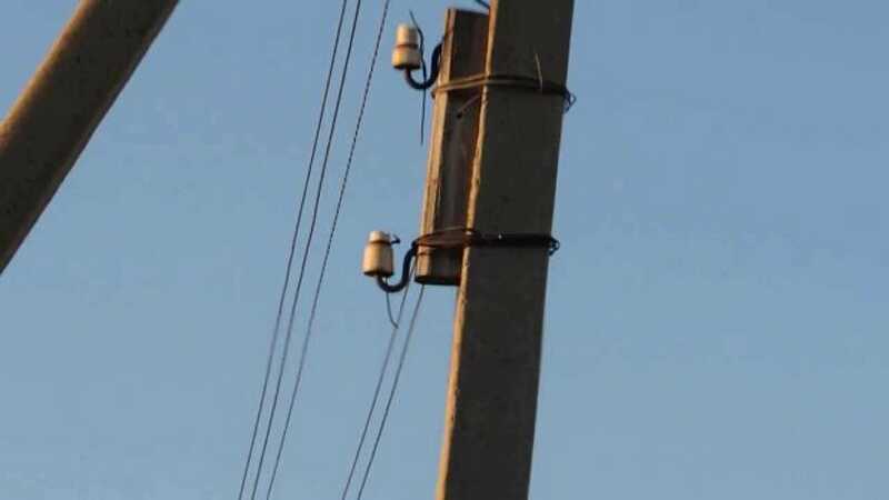 Чоловік загинув, встановлюючи ліхтар