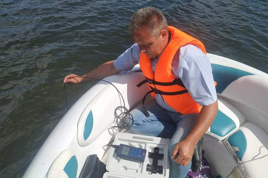 На Вінниччині у Південному Бузі стався викид невідомої речовини