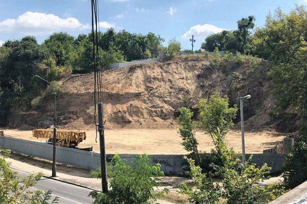 Замкову гору у Вінниці планують забудувати! Вінничани створили петицію на порятунок памятки