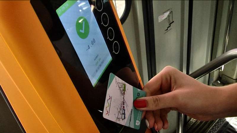У Вінницякартсервіс пояснили дивні «списання» коштів із карток пасажирів у транспорті (відео)