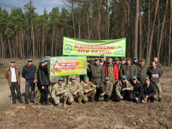 Лісівники Вінниччини закликають: “Любіть ліс! І він вам за це віддячить!»