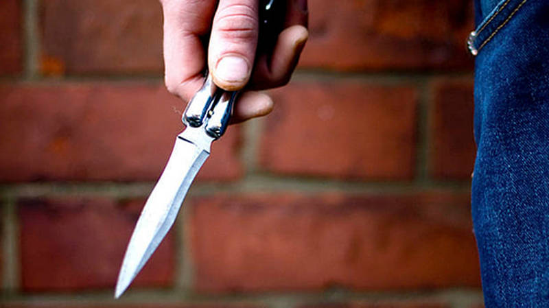 В Жмеринському районі двоє молодих чоловіків з’ясовували стосунки за допомогою ножа