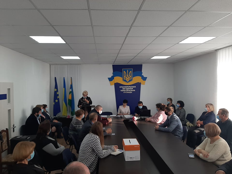 Перша сесія ОТГ почалась у Краснопілці… Катерину Романенко визнано головою цієї  сільської об’єднаної громади (відео)
