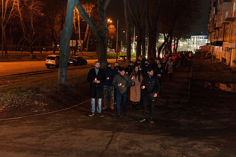 Мовчазною ходою у Вінниці вшанували пам’ять загиблих у Голодоморі