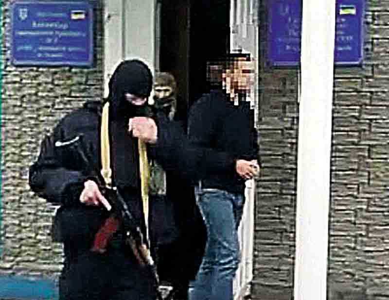 «Зараз ми тебе за…башемо!» – заявили п’яні спортсмени голові виборчої комісії