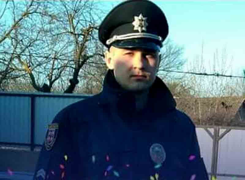 Посадили під арешт 20-річного копа, який стріляв у студентів