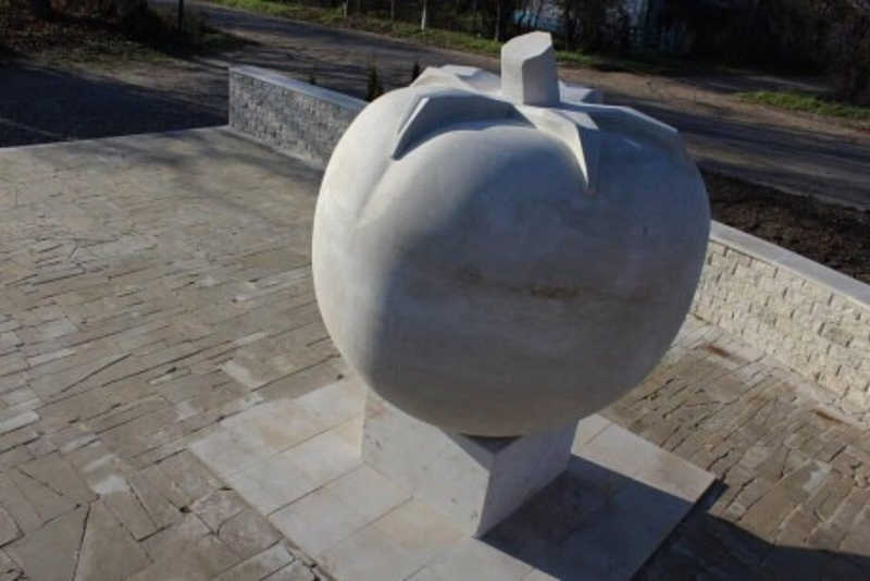 Пам’ятник томату відкриють навесні у Великій Кісниці