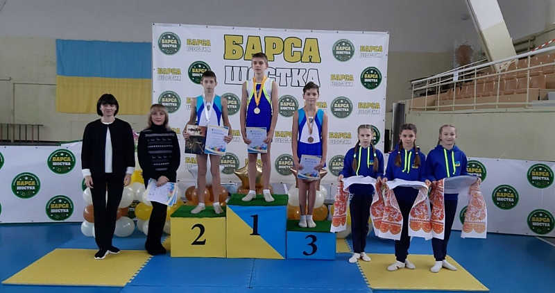 4 медалі привезли вінницькі акробати зі стрибків на акробатичній доріжці із всеукраїнських змагань
