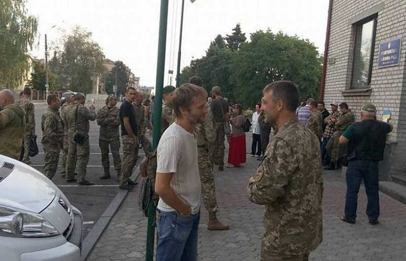 Бійці АТО мають сплатити 135 тисяч гривень голові Козятинської райради!