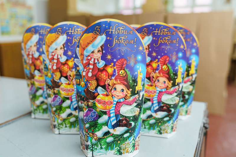 Цьогоріч з міського бюджету закуплено 51 200 солодких новорічних подарунків для дітей вінницької громади