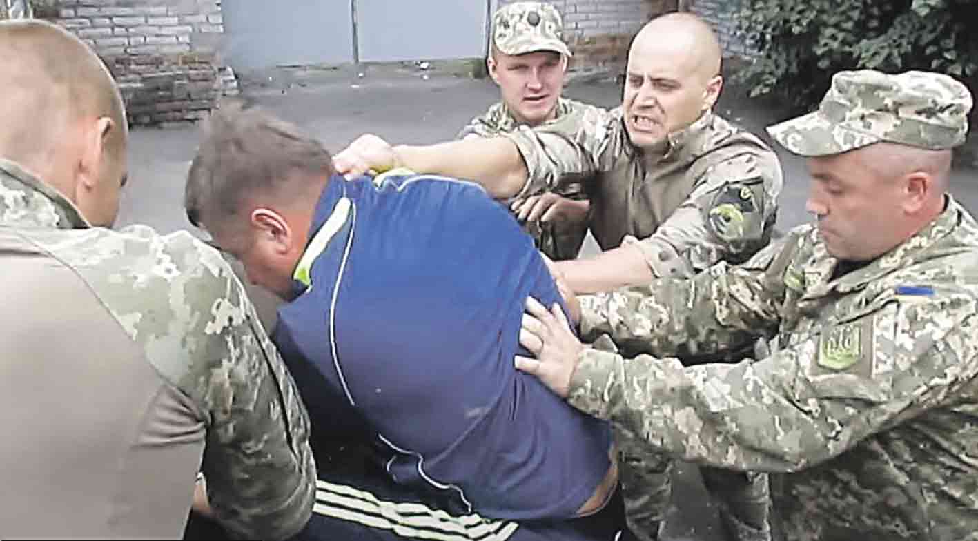 АТОвці сплатять 160 тисяч за люстрацію голови райради. За що ж ми воювали? – запитують