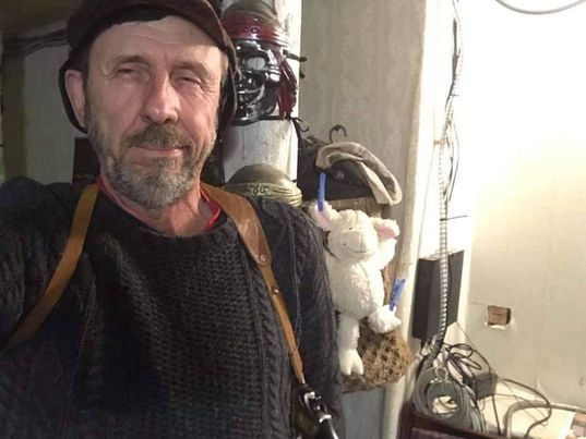 Стріляли в лебедів у Сокільці на Бугу! Вінничанин Віктор Байрак відігнав “мисливців”…