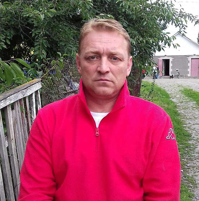 Громада Старої Синяви та правоохоронці просять допомоги у пошуку 47-річного місцевого жителя Віктора Шемердецького