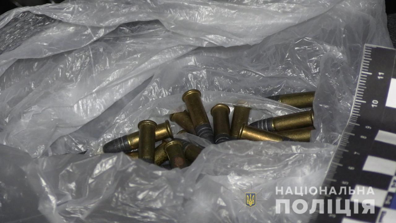 «Зброя та наркотики в авто»: зловмисника затримали на Вінниччині 
