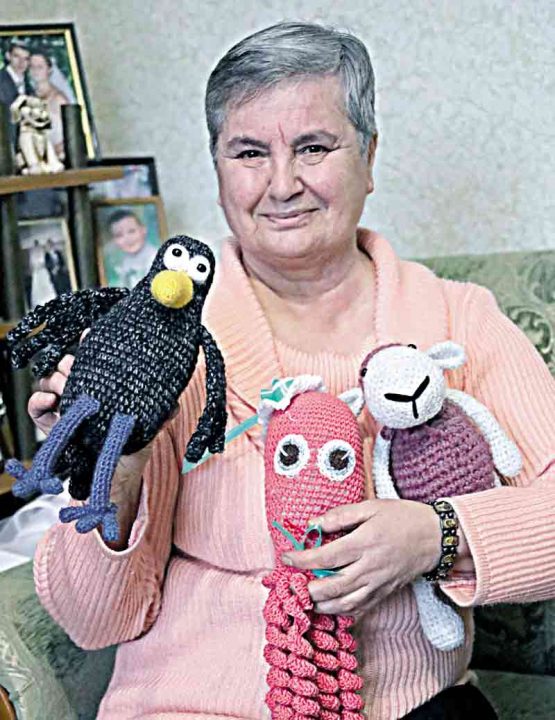 Іграшки для малечі Баден-Бадена вив’язує вчителька з Оратова