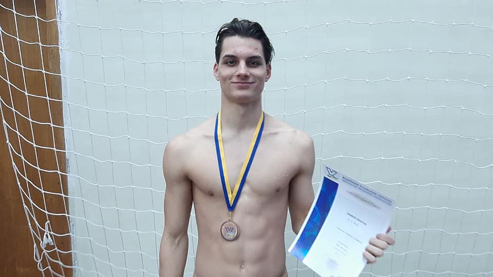Син легендарного вінницького плавця Павла Хникіна – Віктор став чемпіоном України в Харкові
