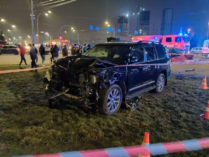 П’яний водій крутої іномарки вбив на світлофорі двох людей