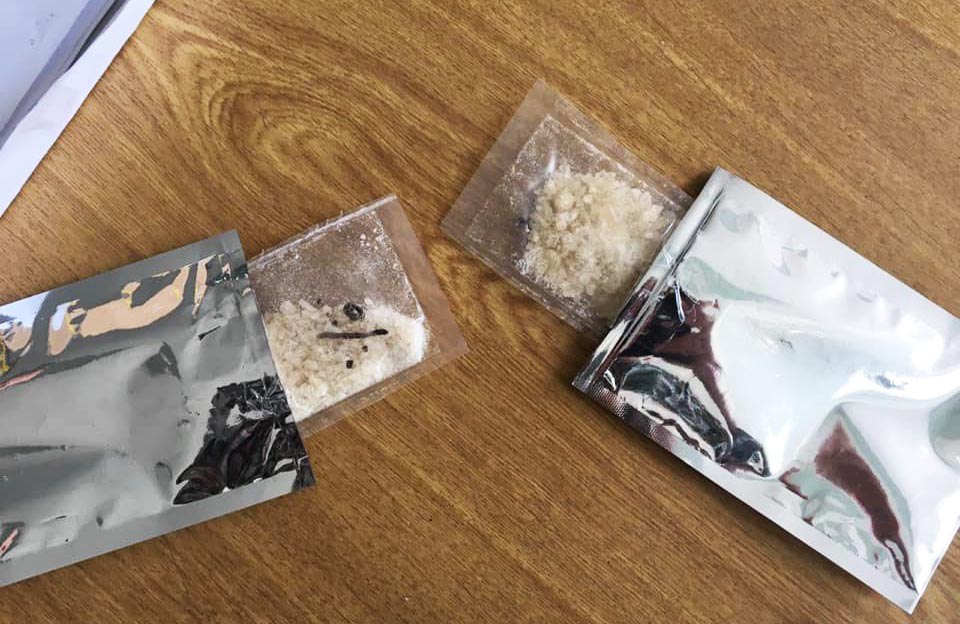 17 пакетиків з наркотиками “сіль” вилучили у двох неповнолітніх вінничан