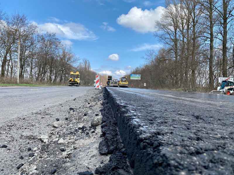 Сергій Борзов: Не пройшло й року, а в Махнівці замість «ліпаків» почали будувати нову дорогу