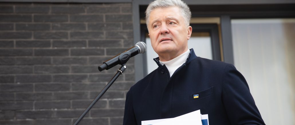 Петро Порошенко вимагає в першу чергу зробити щеплення бійцям в ООС та резервістам