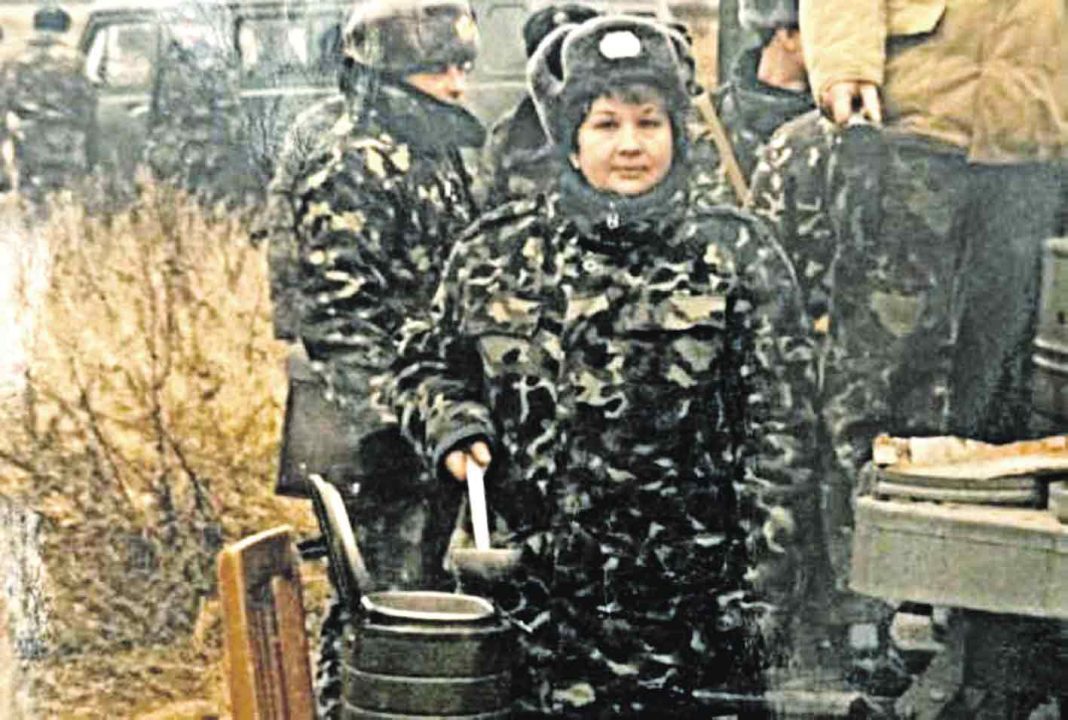 Від ковіду померла 50-річна кухарка військової частини