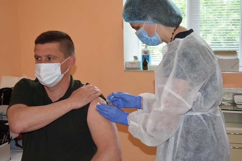 Прикордонники Могилів — Подільського загону продовжують вакцинуватись від COVID-19