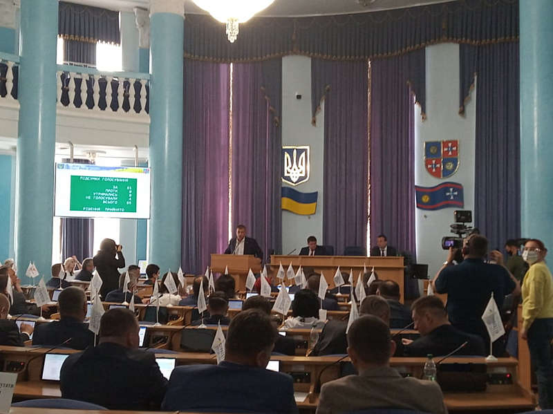 12 питань порядку денного вже розглядають депутати обласної ради