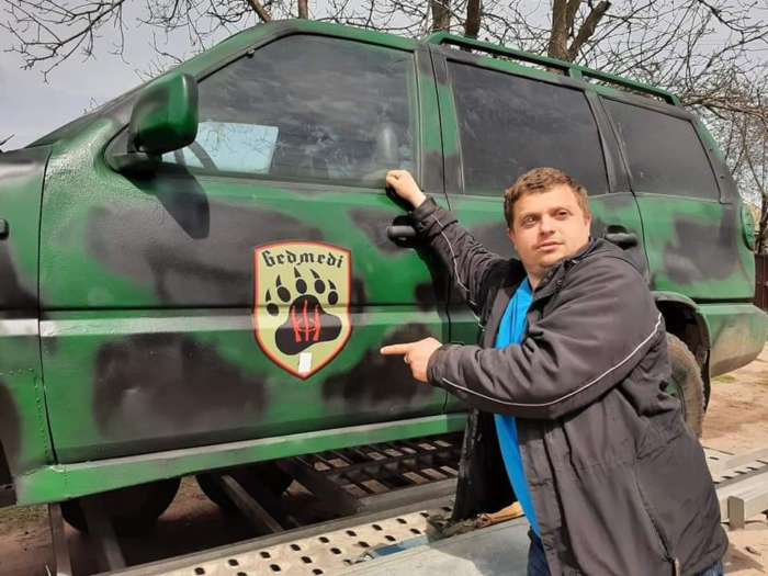 Великодній подарунок – відремонтований у Вінниці джип, поїхав на передову для українських добровольців