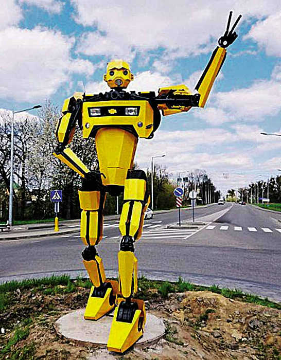 Вінничани повстали через робота Бамблбі на Електромережі. Вони через петицію вимагають його звідти забрати!