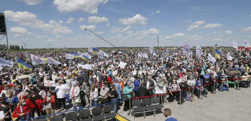 Референдум на захист землі – на старт! Мегазбори на чолі з Юлією Тимошенко сформували ініціативну групу у складі 11 тисяч українців
