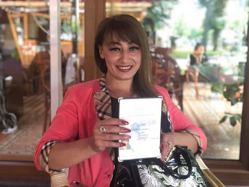 Вдова загиблого в АТО офіцера Тамара Фірсова стала громадянкою України