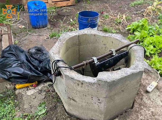 Чоловіка дістали із криниці у Стрижавці на Вінниччині