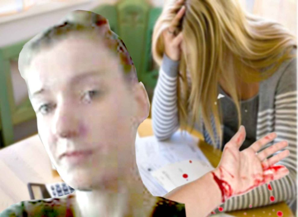 Через борги за газ жінка порізала собі вени. У газовій конторі Хмільника сталася НП