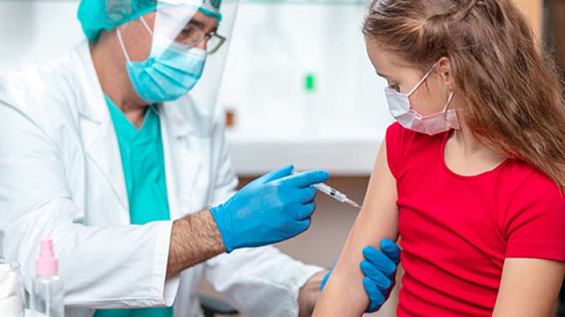 В Україні дозволили вакцинацію дітей від 12 років. За яких умов?