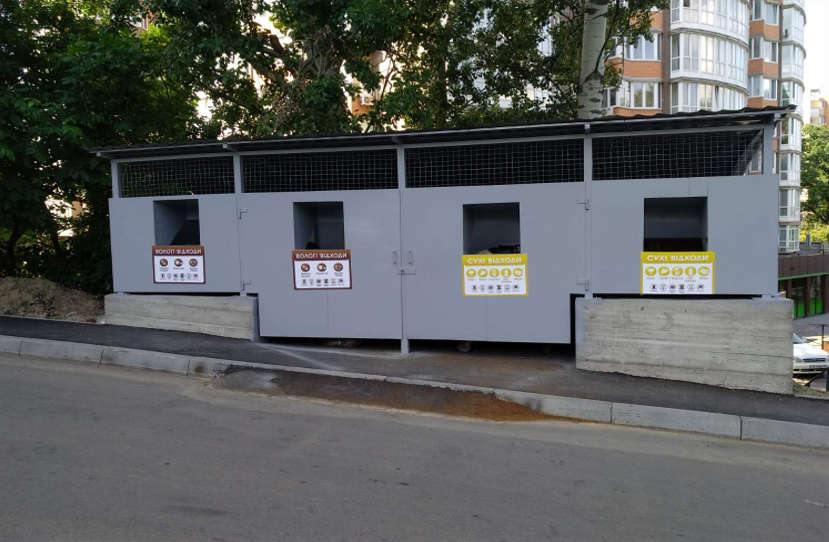 З початку року на 13 прибудинкових територіях облаштували контейнерні майданчики
