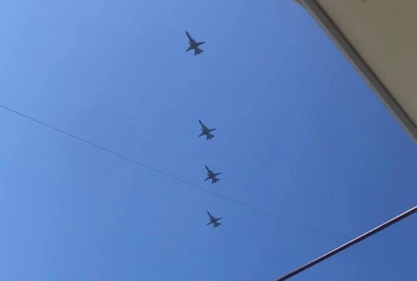 Над Вінницею пролетіли десятки літаків