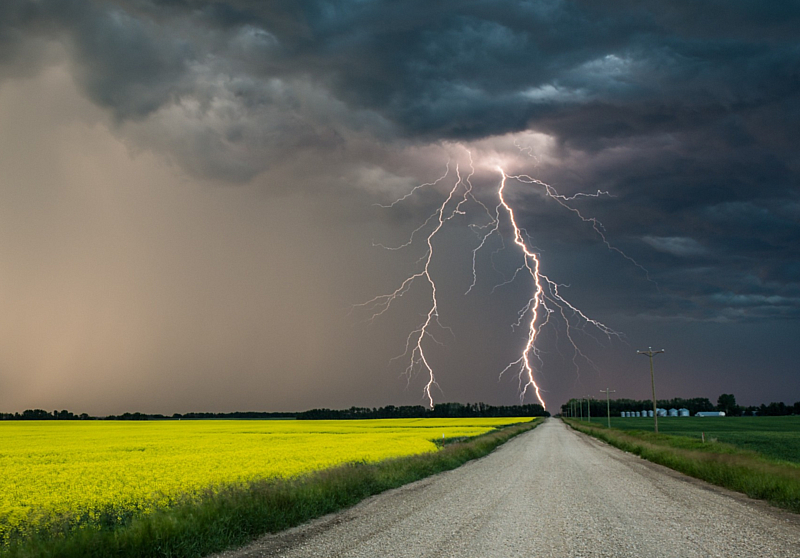 На Вінниччині прогнозують грози, але спека впаде