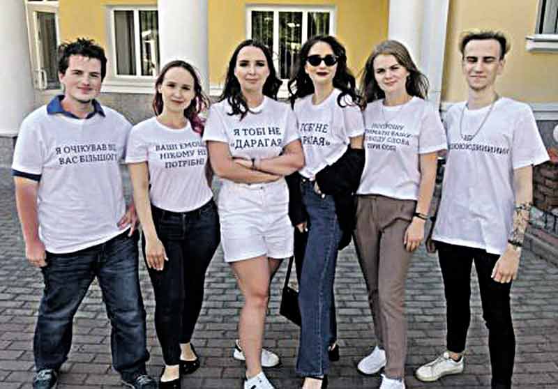 Правда студентів-журналістів вразила викладачів вінницького вишу під час випускного