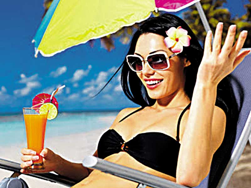 Дружину вінницького депутата «застукали» із коханцем в Албанії по фото із соцмереж