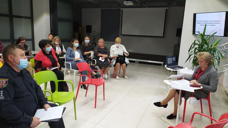 У Вінниці обговорили актуальні питання роботи навчальних закладів по захисту прав та інтересів дітей