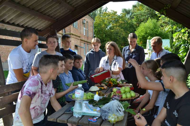 «Юннатівський бум» у Вінниці. З нагоди початку навчального року на станції юннатів влаштували свято