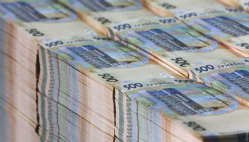 Фіктивний держслужбовець видурював гроші у людей на Вінниччині