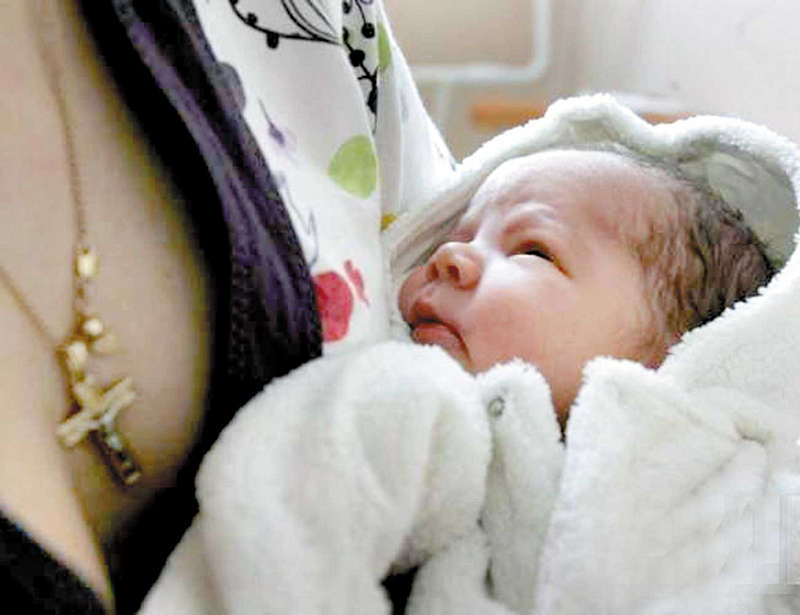 Ковідна породілля залишила новонароджену дитину, хоча хлопчик народився абсолютно здоровим