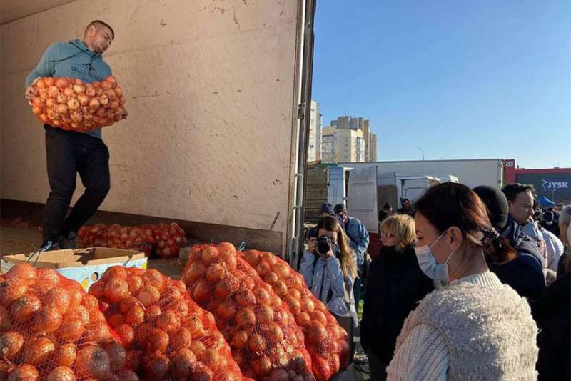 На 3 мільйони гривень продали овочів та фруктів за два ярмарки у Вінниці