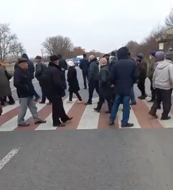 На Вінниччині люди перекрили міжнародну трасу