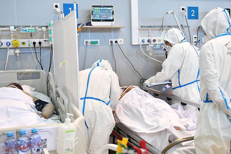 На ковід у Вінниці хворіють майже тисячу пацієнтів