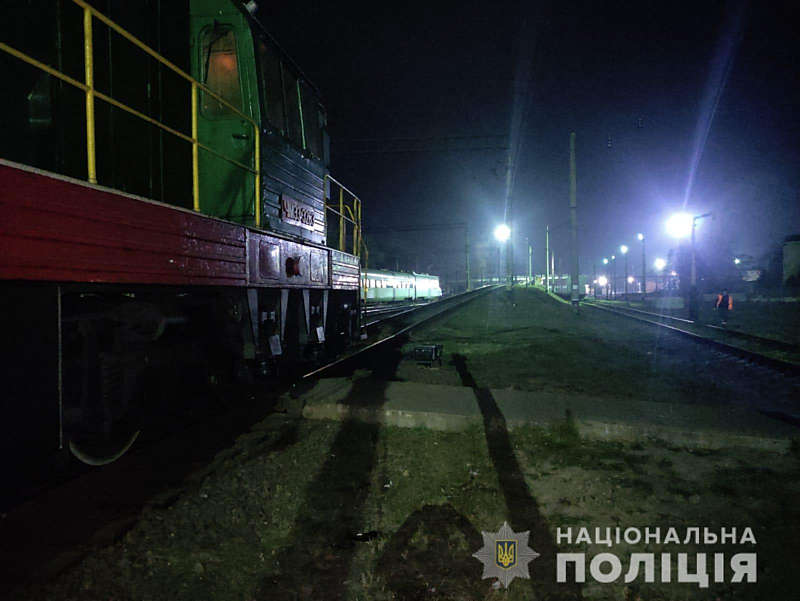 Під колесами тепловоза загинув велосипедист
