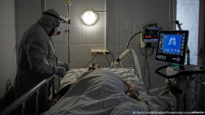 На Геловін у «помаранчевій» Вінницькій області померли 11 пацієнтів від ускладнень КОВІДу… 