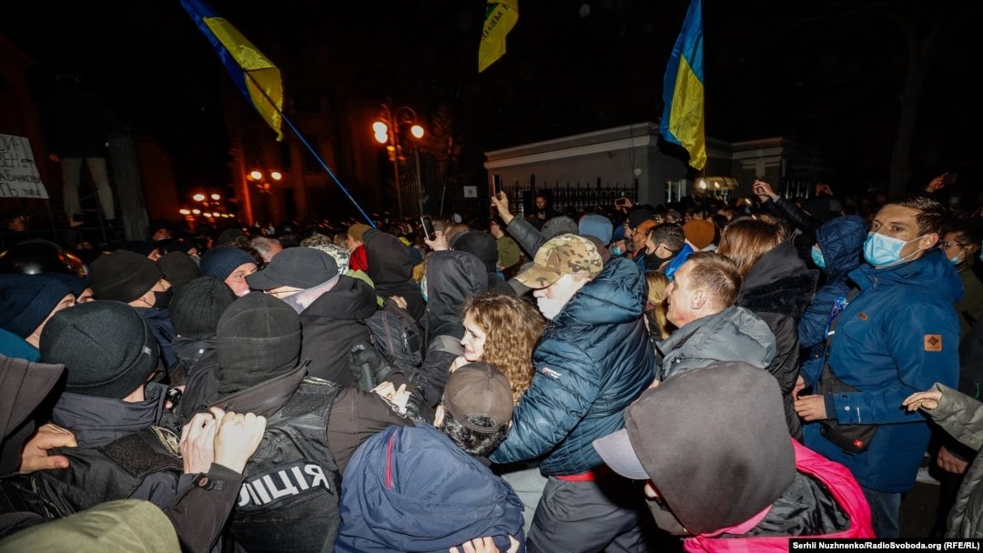 Розпочався безстроковий Майдан біля офісу Президента, на ньому присутні і вінничани