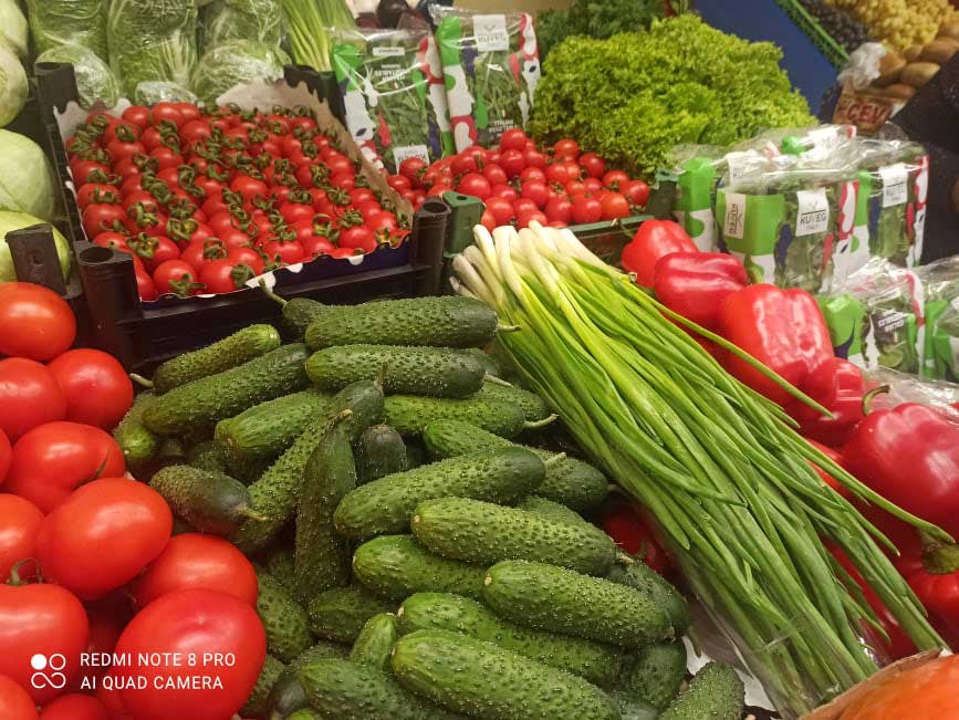 Огірки та зелена цибуля по ціні м’яса. Огірок – 100-120 гривень за кілограм, зелена цибуля – 180-200!